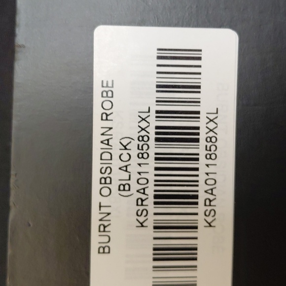 KILLSTAR 2X BLACK VELVET BURNT OBSIDIAN ROBE WITH POCKETS - Picture 6 of 6